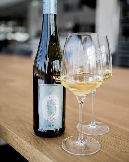 Leitz EINS-ZWEI-ZERO Riesling Alkoholfrei (3 x 0,75l) – Fruchtiger Weißwein ohne Alkohol vom Weingut Leitz im Rheingau